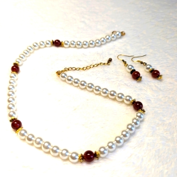 Vintage Faux Pearl with Carnelian Accent Beads Necklace & Matching Earrings - Picture 4 of 10